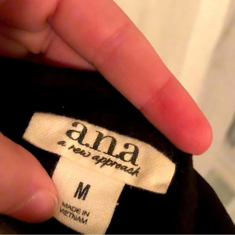 (SOLD) a.n.a See-through coquette blouse 100% cotton - Picture 3 of 3